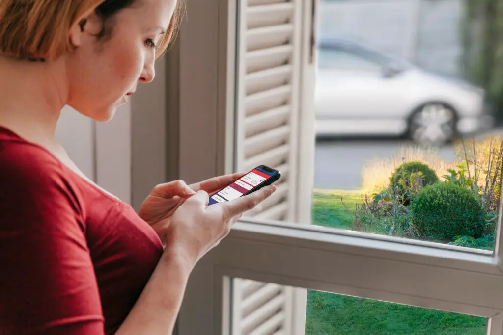 Svea Solar - iPhone SoltechHome garden 1024x683 1