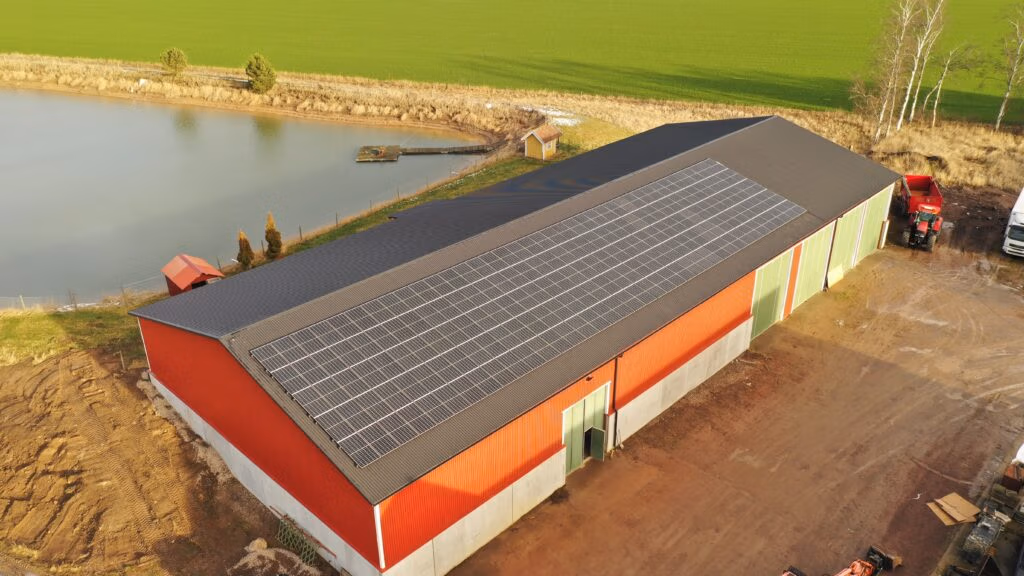 Självförsörjande solenergi på lantbruk med hög energiförbrukning
