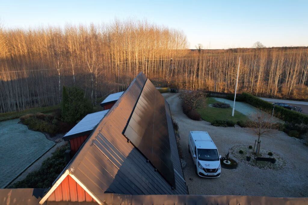 Solcellsanläggning på villa-tak Billinge