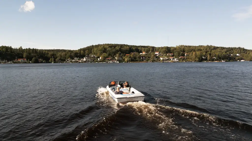 Båttur på sjön vid Bunn