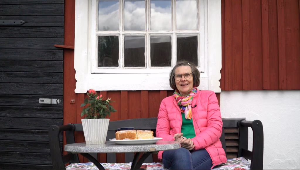 Anita under fikapaus i Hultsjö