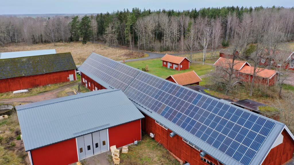 Solcellsanläggning lantbruk Tidan