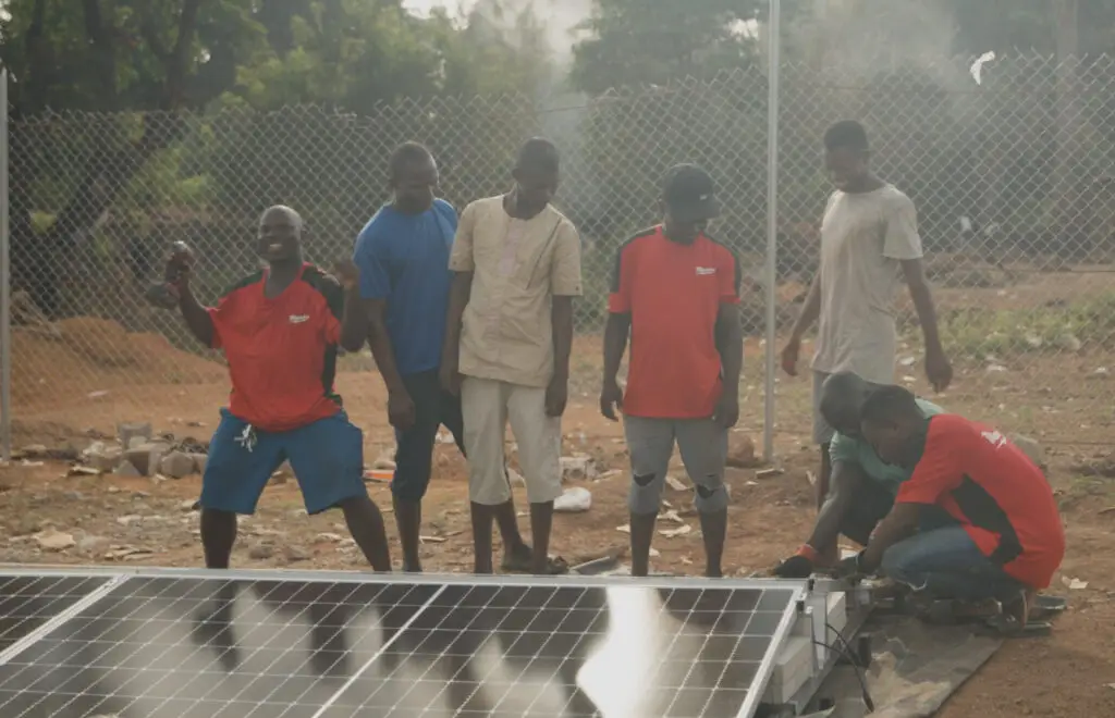 soltechhome-miljö-sierra-leone-montering-solpaneler-3