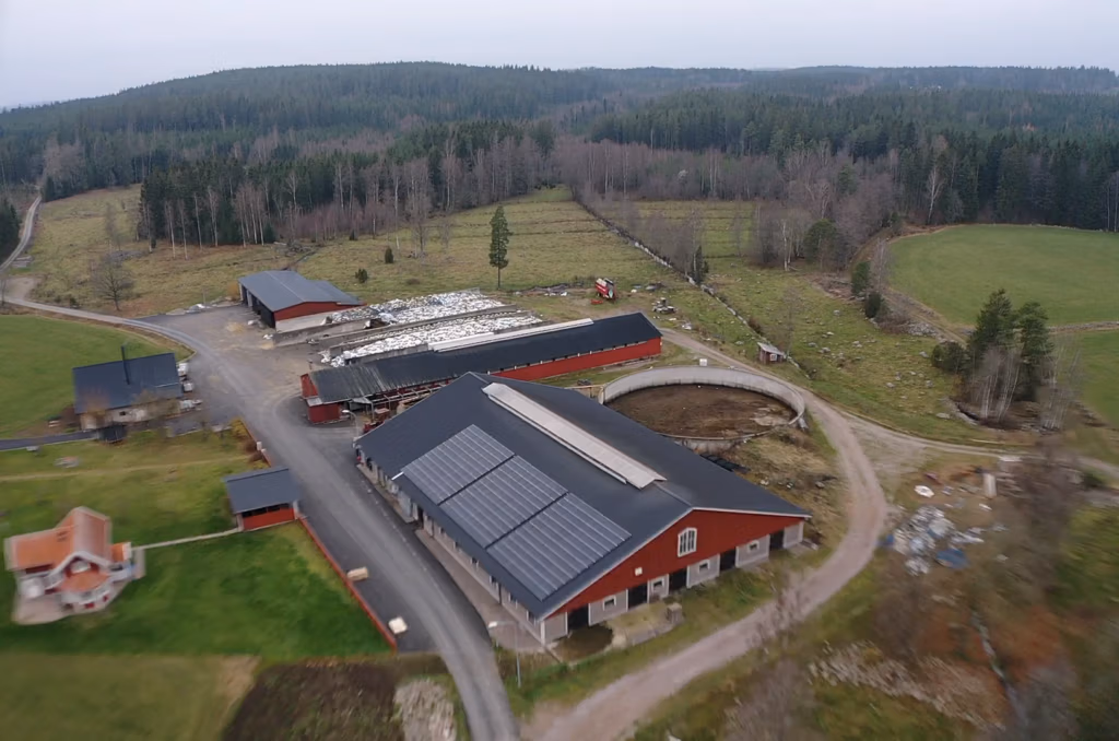 Lantbruk i Edshults-Gummarp producerar 63 640 kWh/år 5 Solcellsanläggning lantbruk Edshults-Gummarp kundreferens
