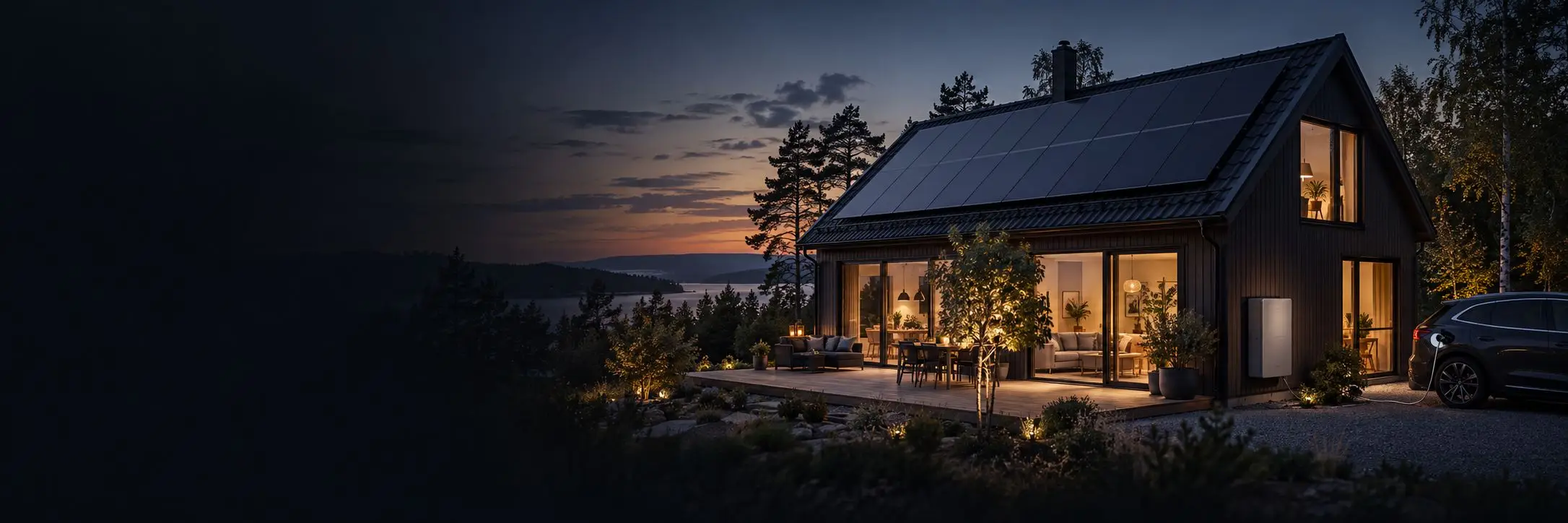 Villa med solceller en kväll